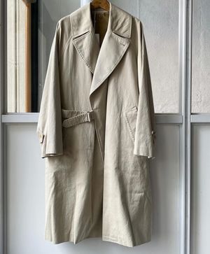 「冬のなんかさ春のなんかね」コート ブランドはCOMOLI （コモリ）