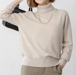 【冬のさ春のね】ドラマ衣装 タートルネックニット